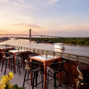 The Bohemian Riverfront, Autograph Collection Hotel